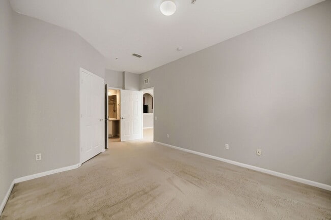 Building Photo - 2484 San Tecla St