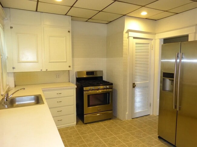 Building Photo - 27 S Middletown Rd