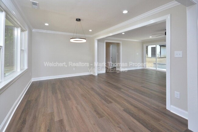Building Photo - 1705 Mason Rd