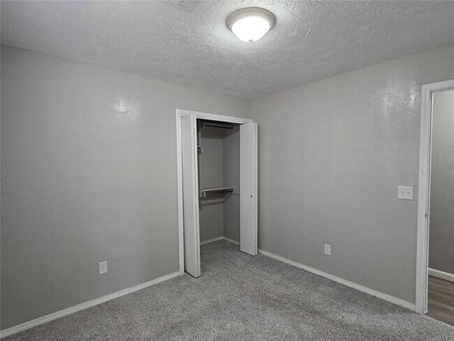 Building Photo - 4825 Eric Dr