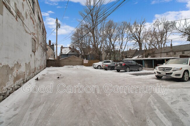 Building Photo - 328 Elmwood Ave