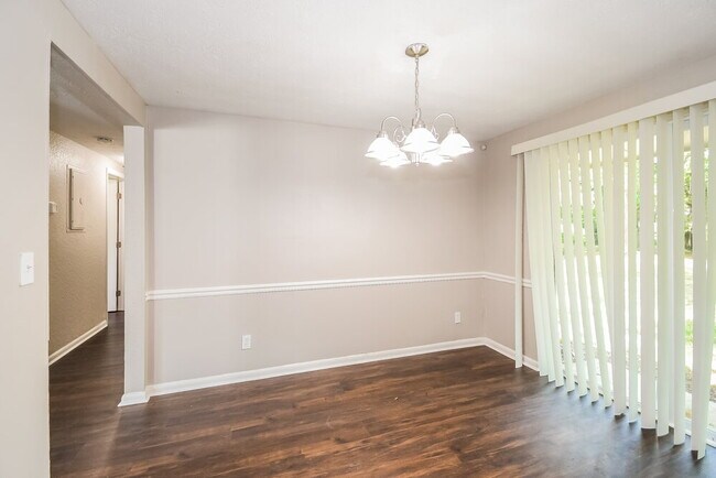 Building Photo - 7563 Patrice Ct