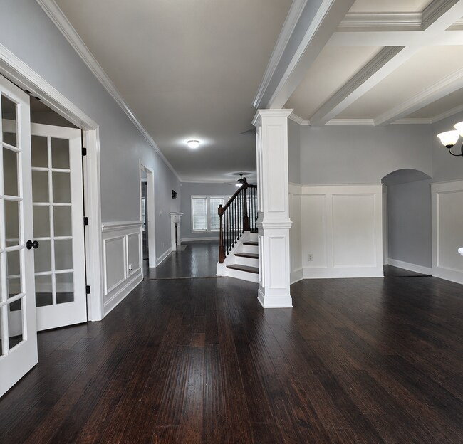 Building Photo - 8809 Crenshaw Dr
