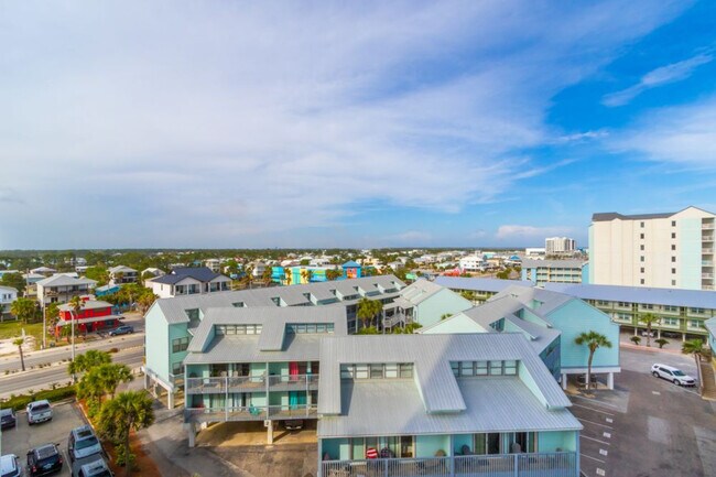 Building Photo - 521 W Beach Blvd