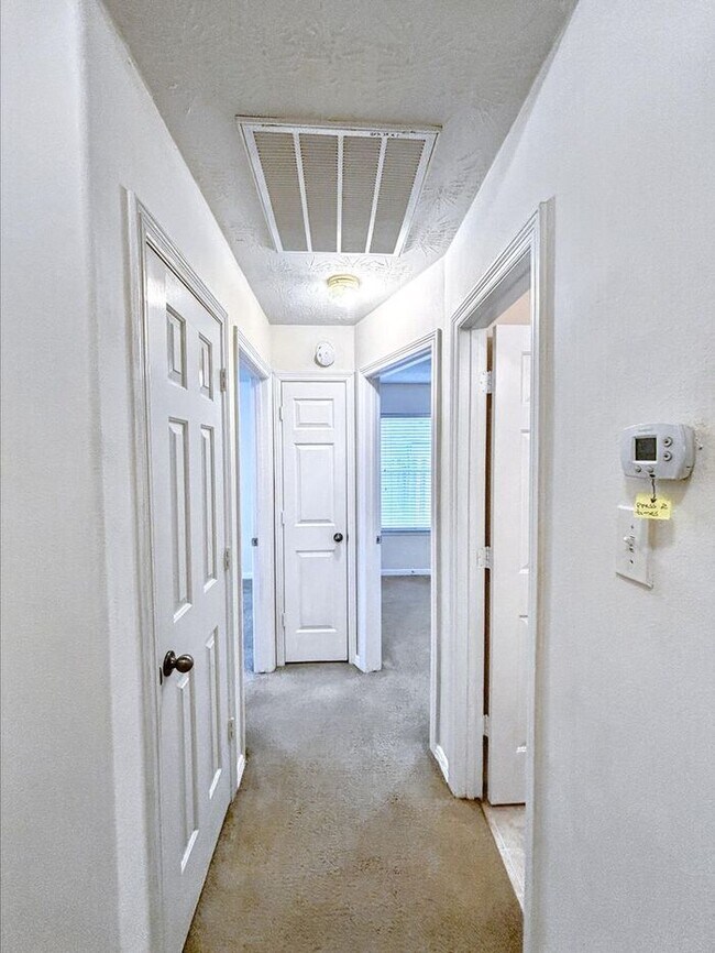 Building Photo - 4710 Kiowa Cir