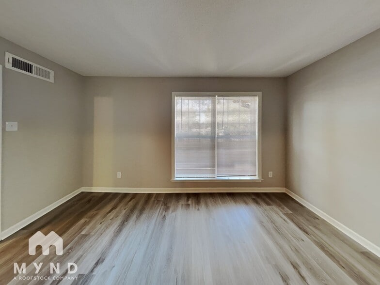 Building Photo - 2010 Adney Gap Dr