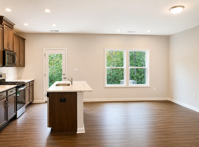 Building Photo - 843 Oak Center Dr