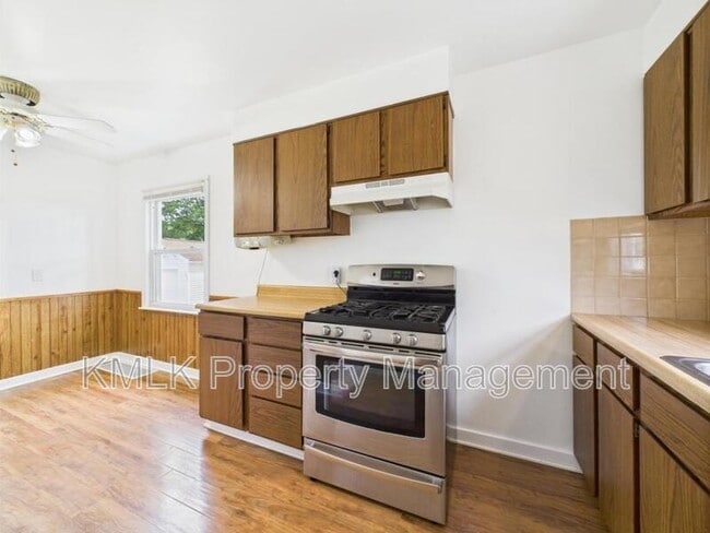 Building Photo - 636 Lurie Ave