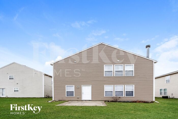 Building Photo - 2859 Beethoven Ave