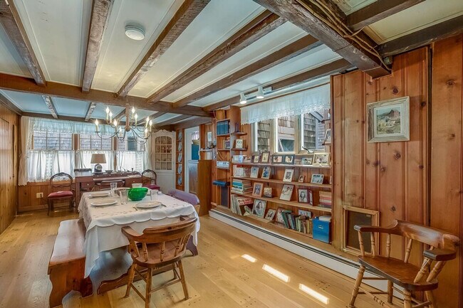 Building Photo - 6 Middle Rd