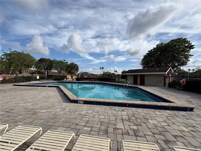 Building Photo - 6702 NW 190th St