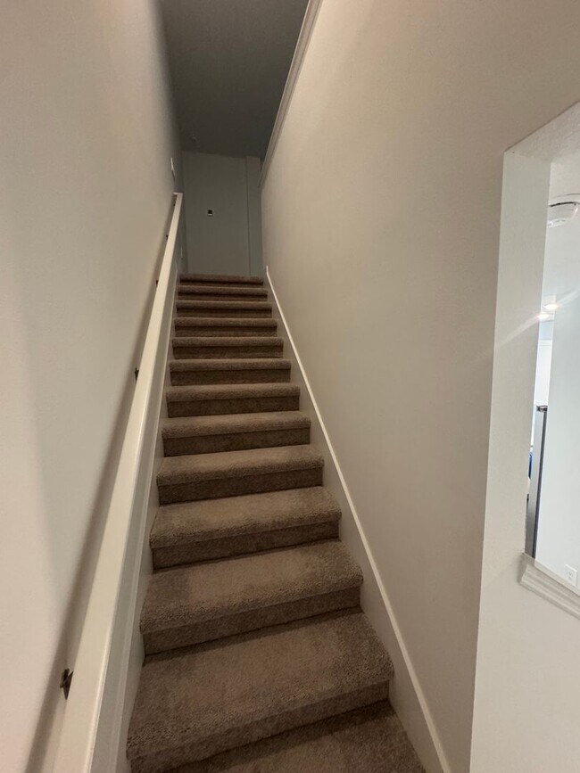 Building Photo - 4923 SW 81st Loop