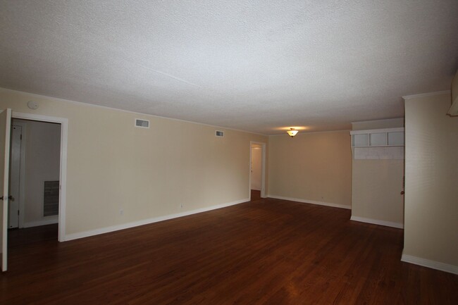 Building Photo - Coming Soon! Beautiful 4 Bedroom, 2 Bathro...