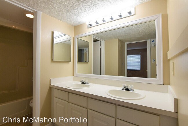 Building Photo - 2 br, 1 bath House - 2531 N Alafaya Trail #57