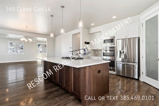 Building Photo - 369 Clark Cir