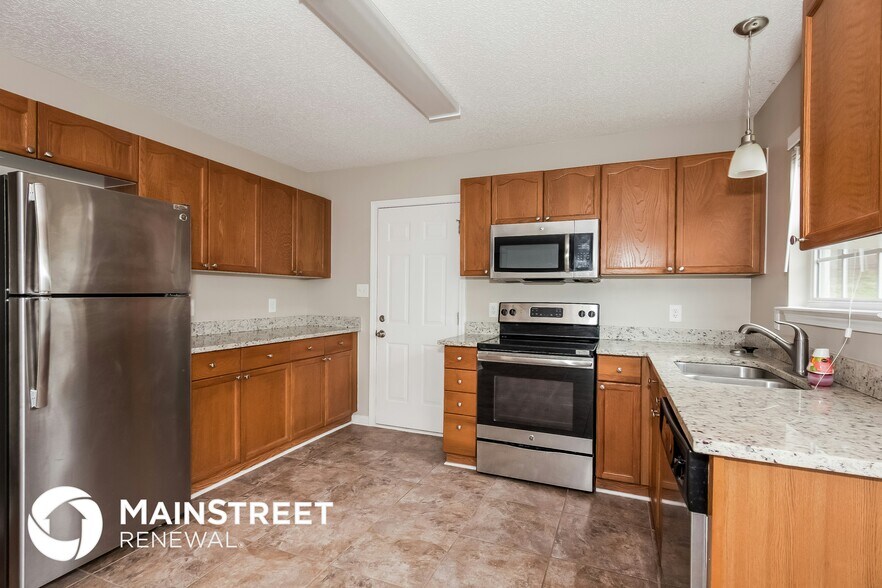 Building Photo - 13029 Woodland Farm Dr