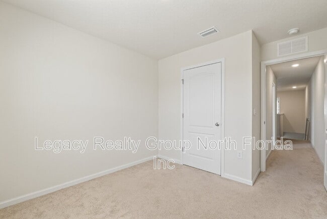 Building Photo - 509 Big Tree Wy