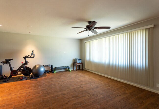 Living Room - 2040 W Cambridge Ave