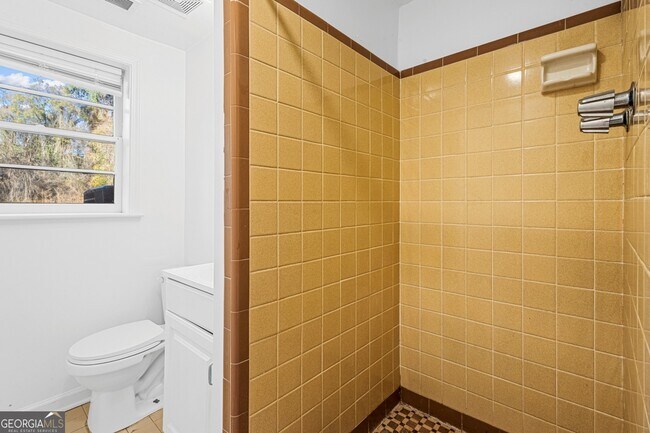 Building Photo - 4140 Rainbow Dr