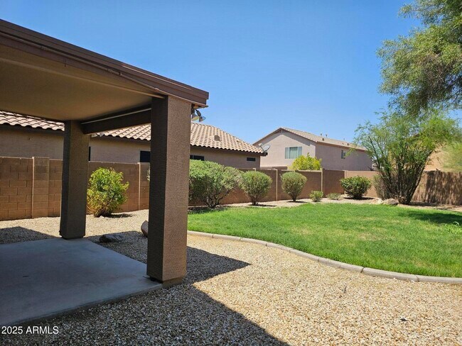 Building Photo - 42804 W Sunland Dr