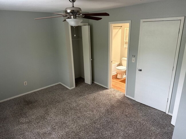 Building Photo - 2-Bedroom, 2-Bathroom End Unit Condo with ...