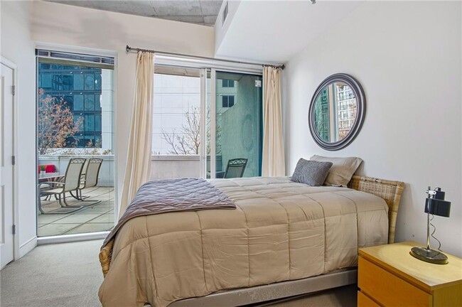 Building Photo - 44 Peachtree Pl NE