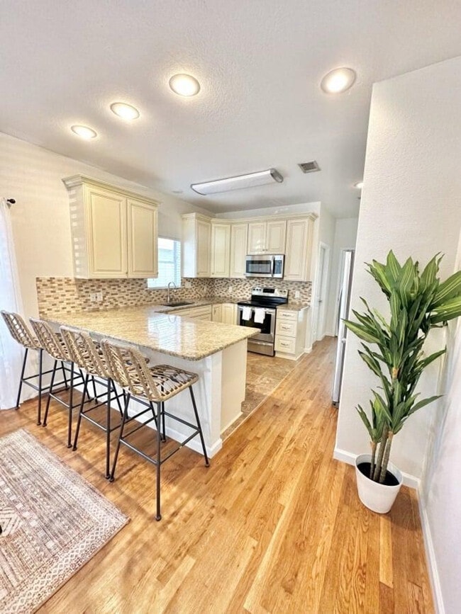 Building Photo - 106 Georgie St