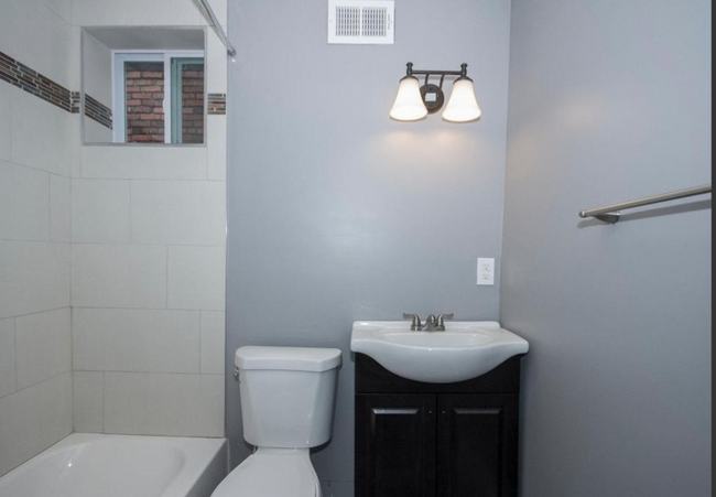 Building Photo - Beautiful Fully Renovated Baltimore City R...