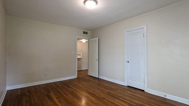 Building Photo - 3 Bed 2 Bath Near Downtown COS