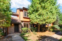 Building Photo - 148 Riverbend Dr