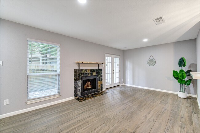 Building Photo - 3929 Tanglewilde St