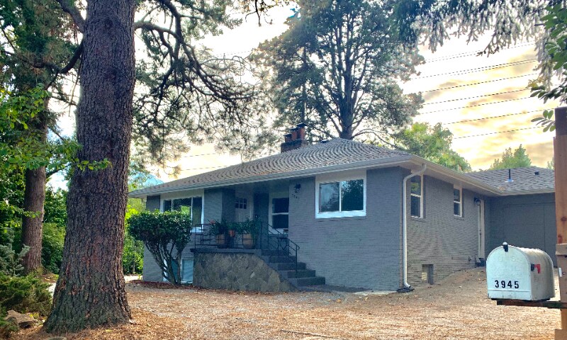 Building Photo - 3945 S Elmgrove St