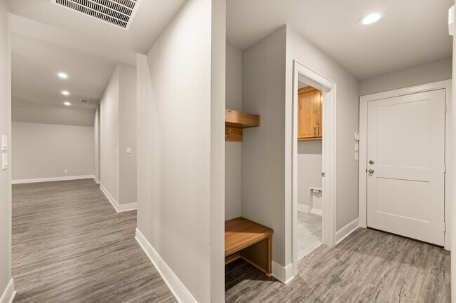 Building Photo - 1628 Legacy