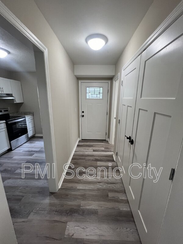Building Photo - 1430 Stratton Pl Dr