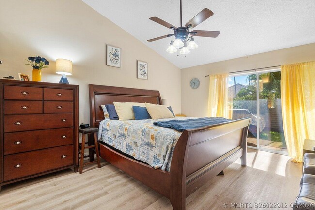 Building Photo - 1804 Rosewood Way