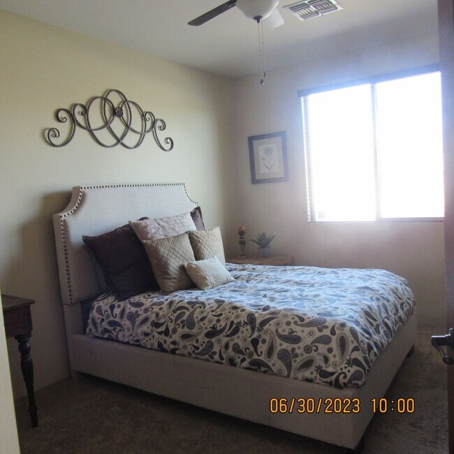 Building Photo - Beautiful Home with 57ft Boat Deep Garage! Can be rented Furnished or Unfurnished