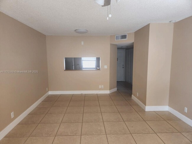 Building Photo - 8750 Royal Palm Blvd