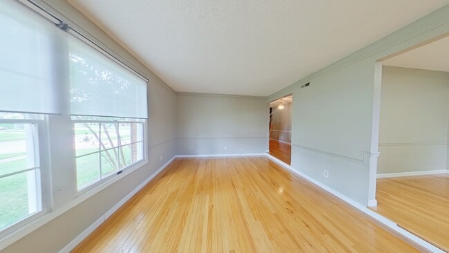 Building Photo - 14355 Rainy Lake Dr