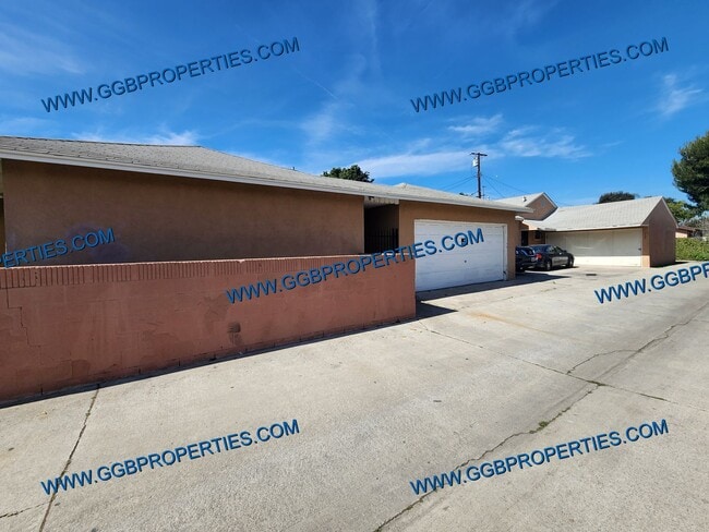 Building Photo - 253/255 E 67th Way