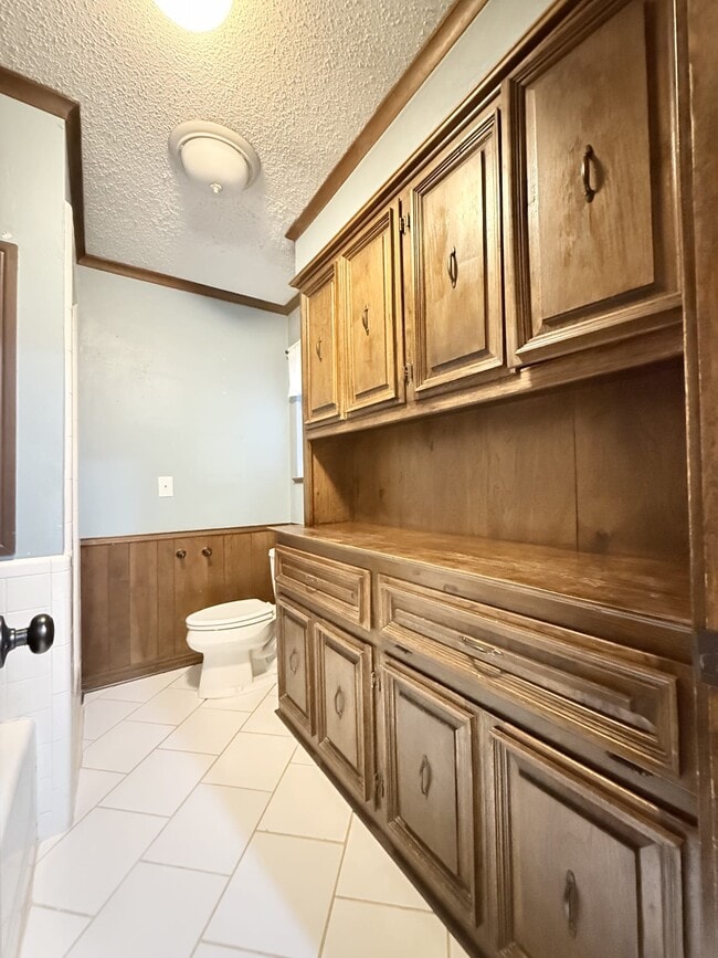 Building Photo - 1200 E Franklin St