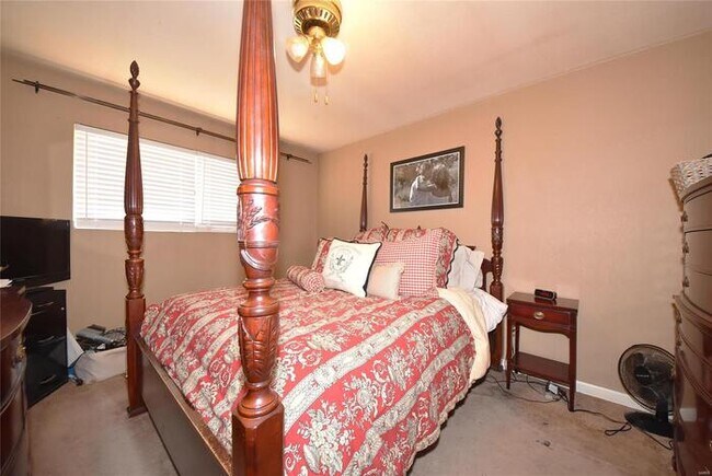 Building Photo - Fantastic 3bd/1ba home! Coming soon!