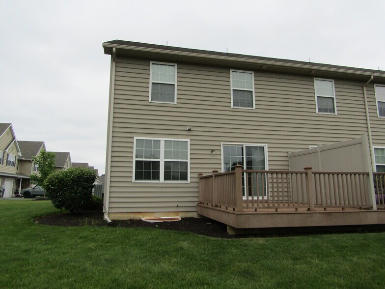Building Photo - 318 Mount Olive Ln