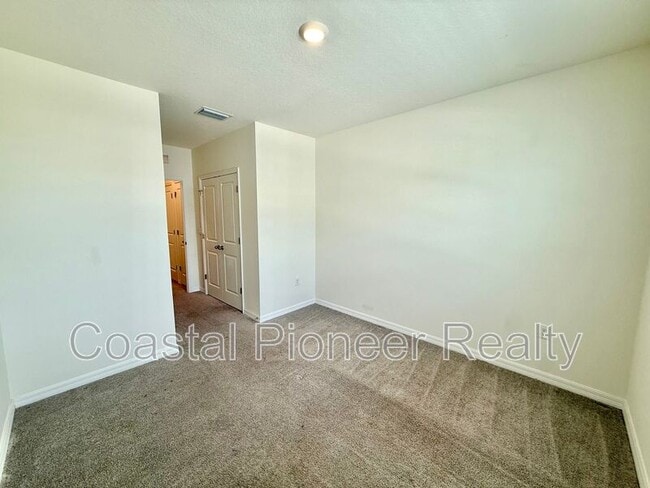 Building Photo - 32794 Pez Landing Ln