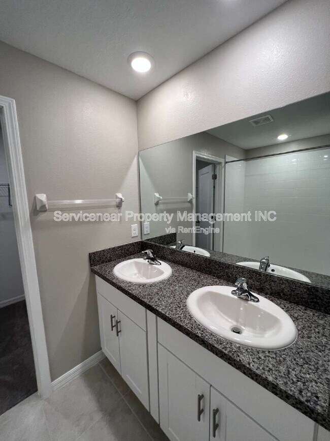 Building Photo - 12032 MIracle Mile Dr