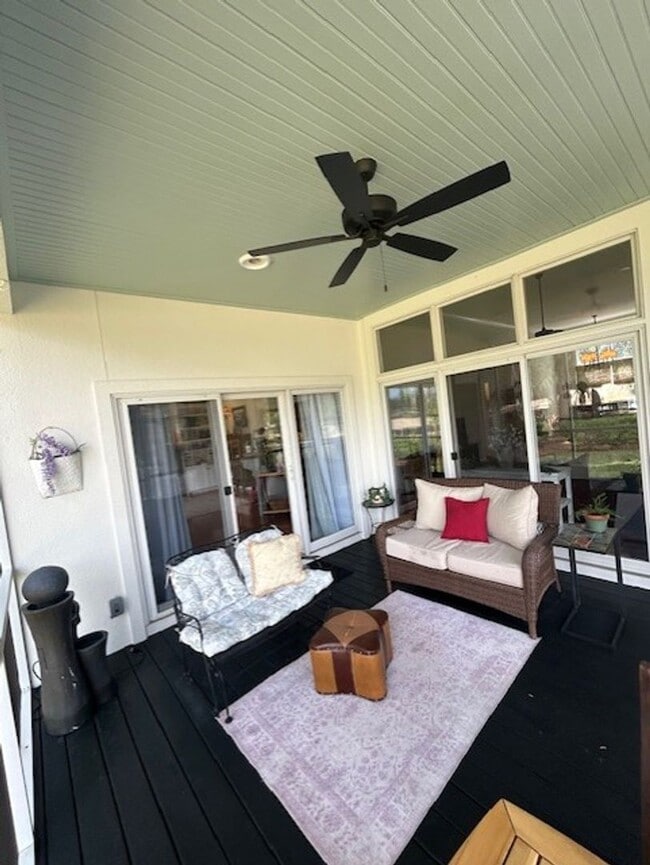 Building Photo - 411 Indigo