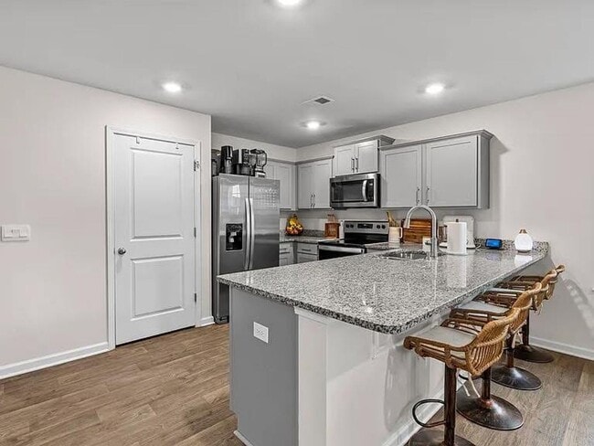 Building Photo - Wonderful Four Bedroom Home. Minutes Away from Ft. Jackson!