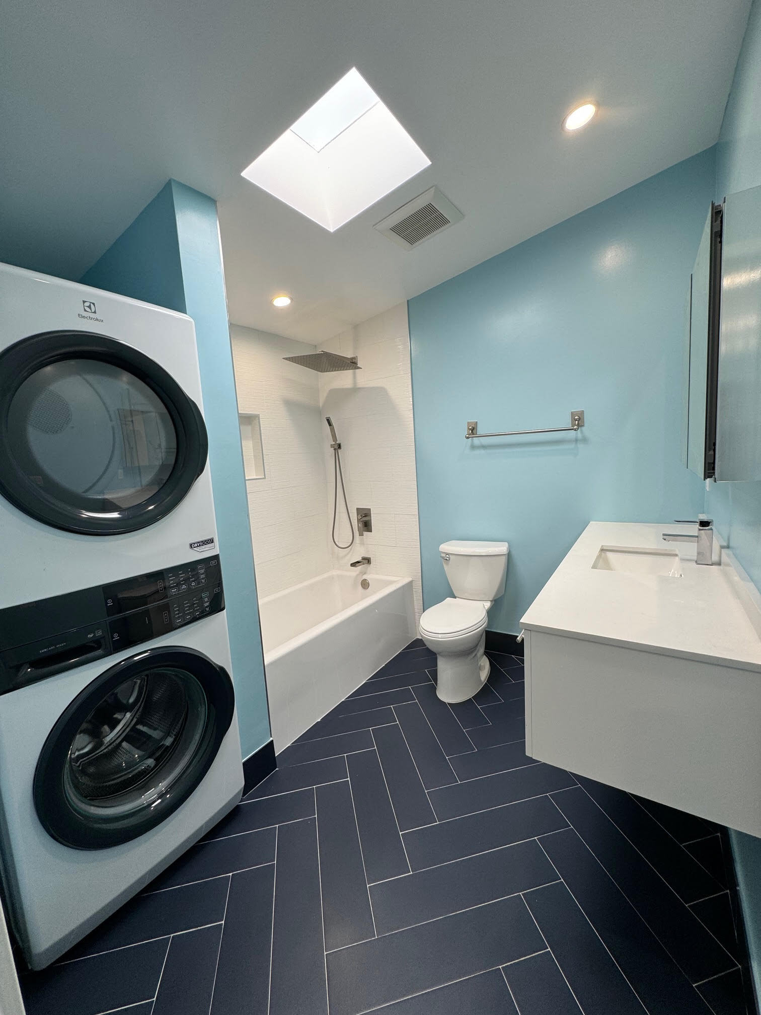 Building Photo - 6439 1/2 Graves Ave