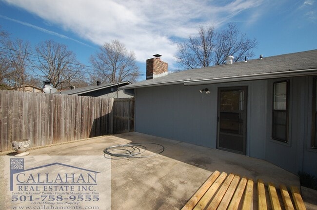 Building Photo - Home in the heart of Sherwood