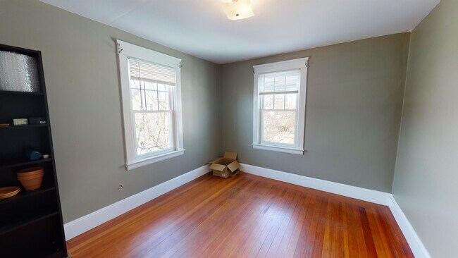 Building Photo - 117 Grove St