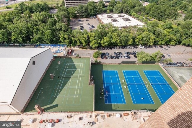 Building Photo - 1800 Old Meadow Rd